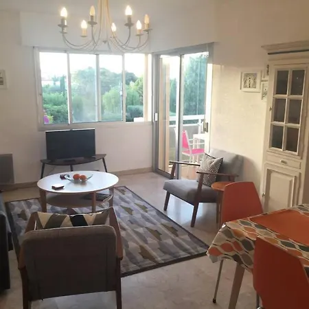 Sunny, Modern * Bandol